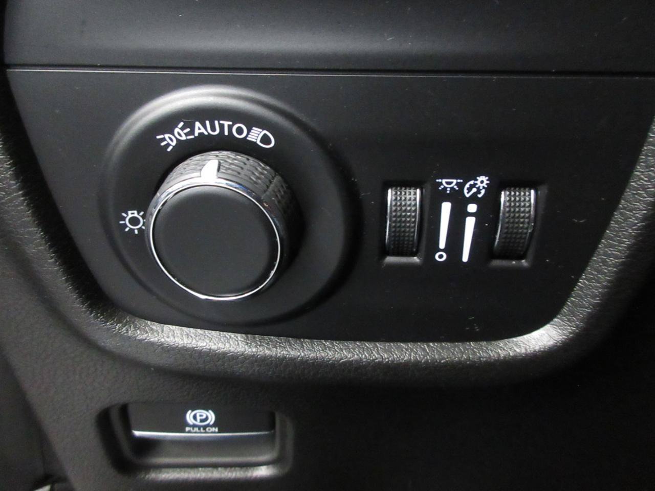 Used 2024 Jeep Grand Cherokee L Laredo AWD/4WD image 14