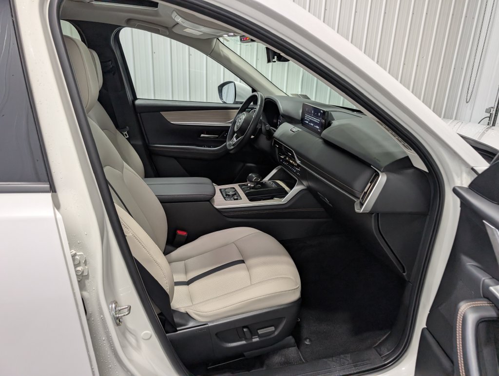 Used 2024 MAZDA CX-90 Plug-In Hybrid w/ Preferred AWD/4WD image 29