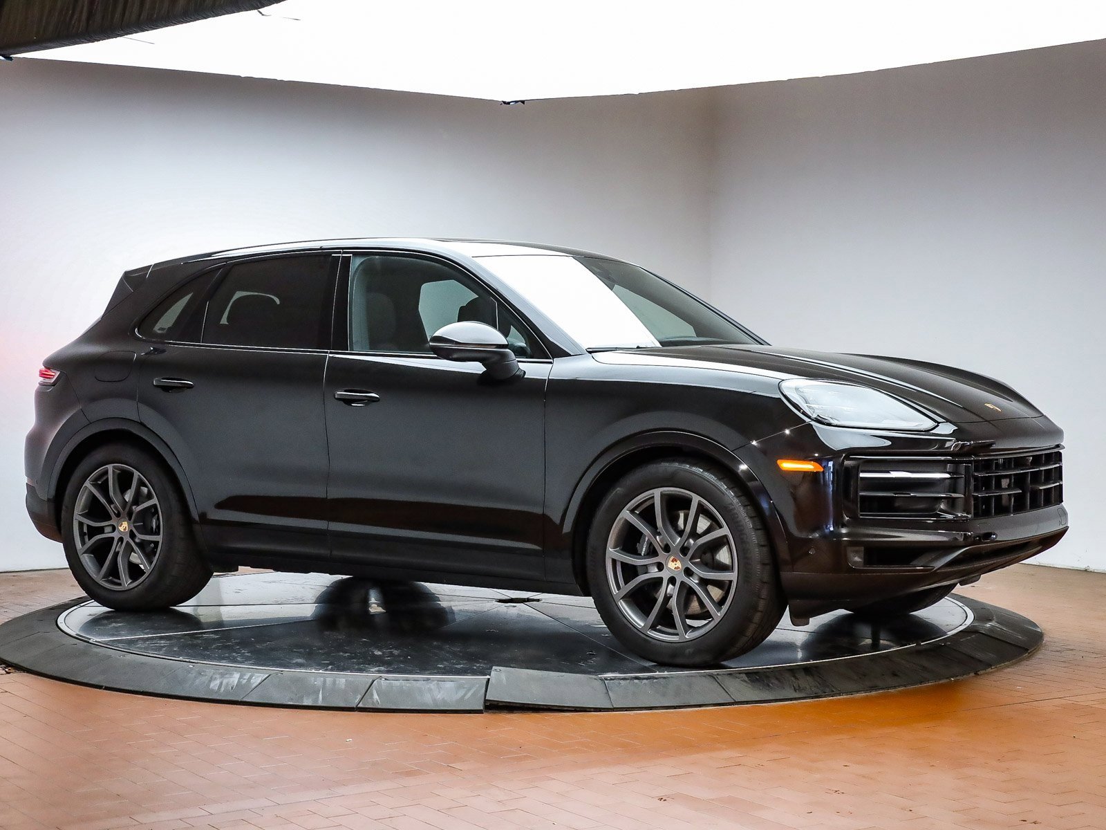 Used 2025 Porsche Cayenne image 13