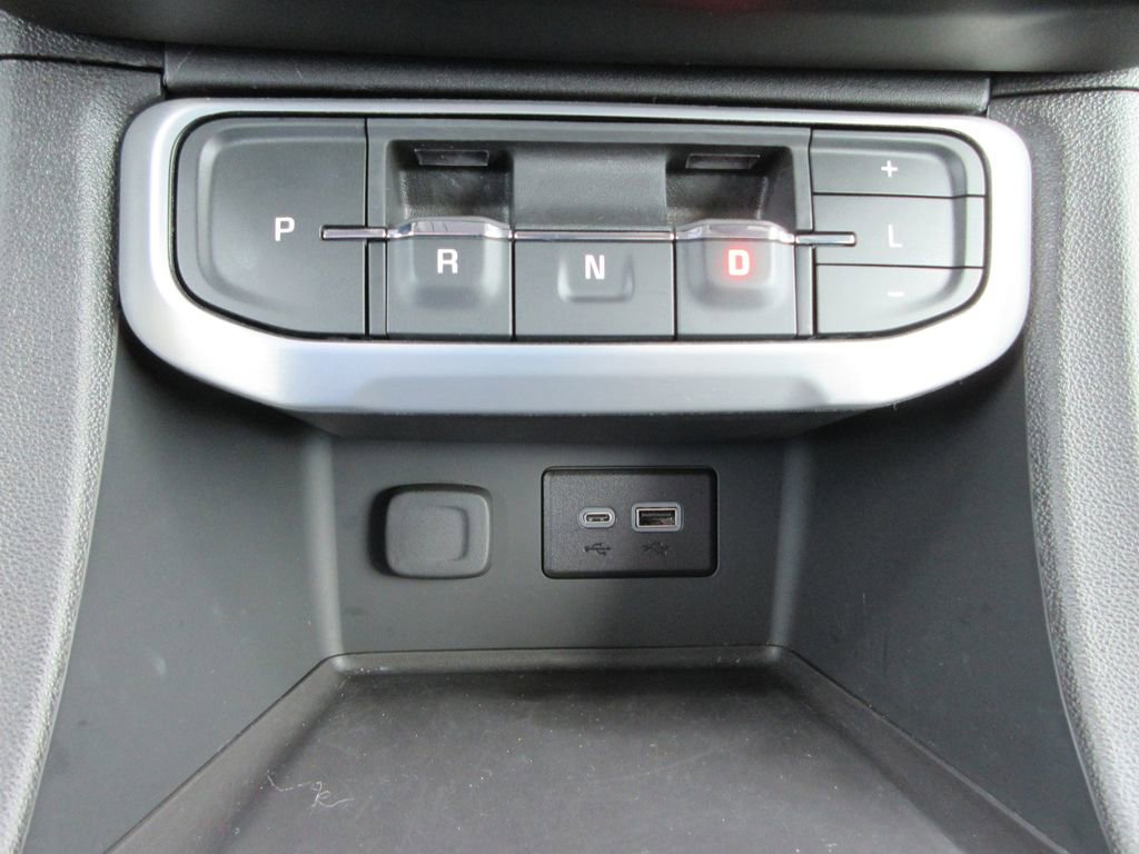 Used 2023 GMC Acadia SLE w/ Driver Convenience Package image 28