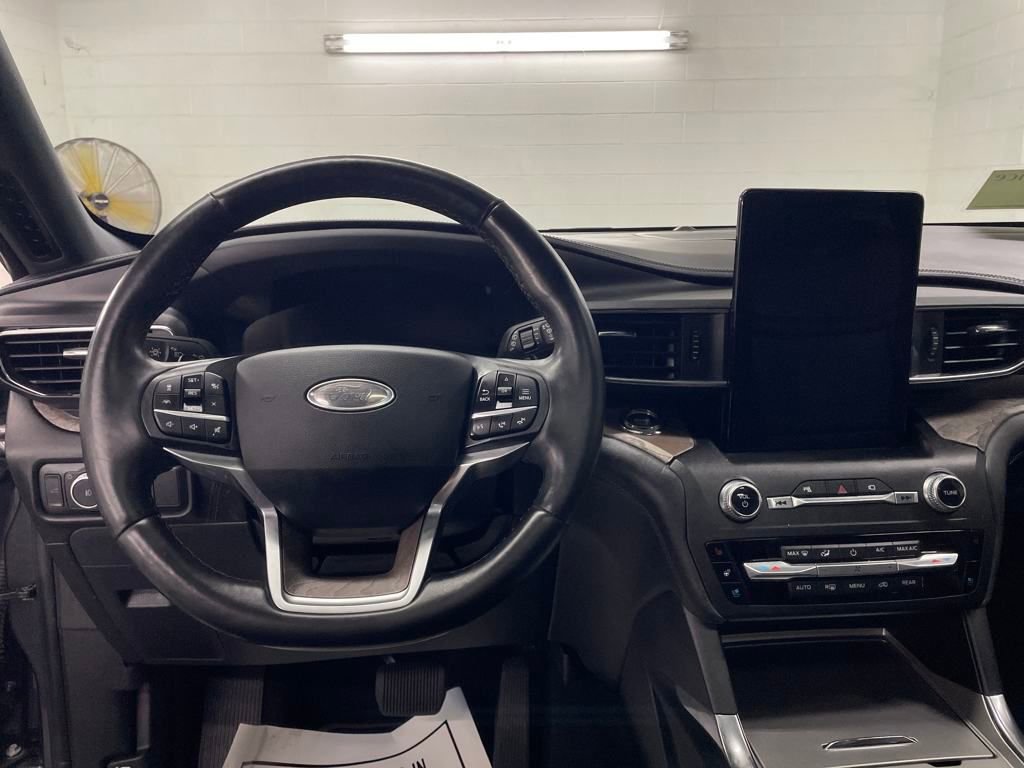 Used 2020 Ford Explorer Platinum w/ Premium Technology Package AWD/4WD image 9