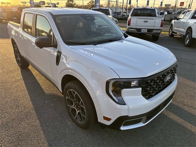 New 2026 Ford Maverick Lariat image 3