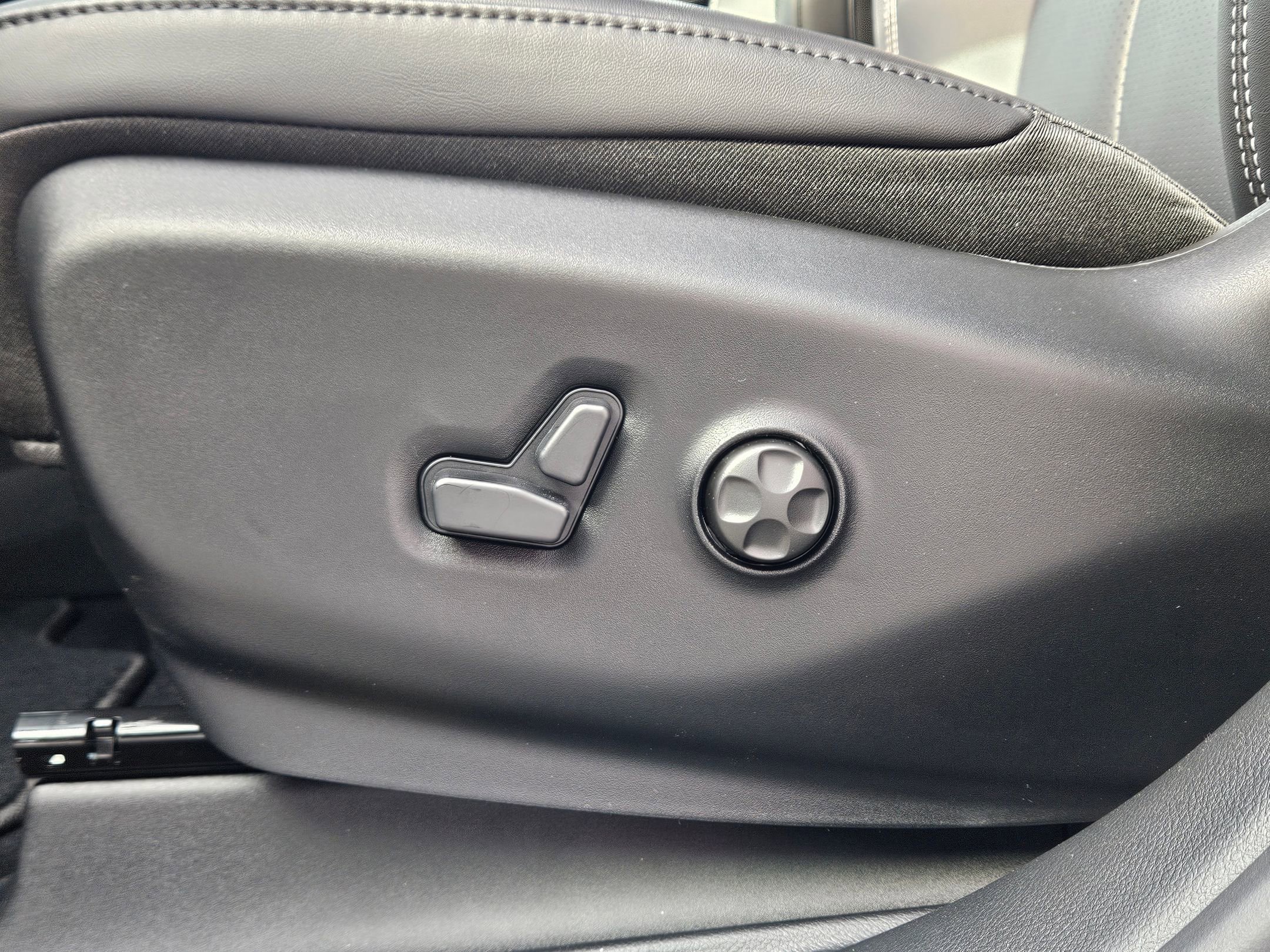 New 2026 Chrysler Pacifica Select image 18