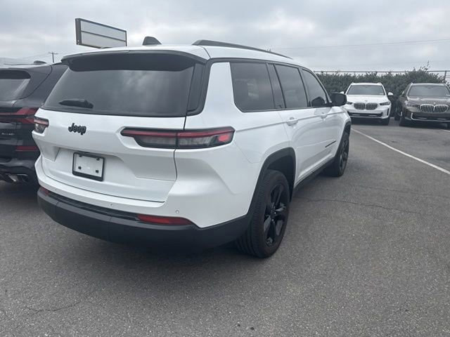 Used 2024 Jeep Grand Cherokee L Altitude image 11
