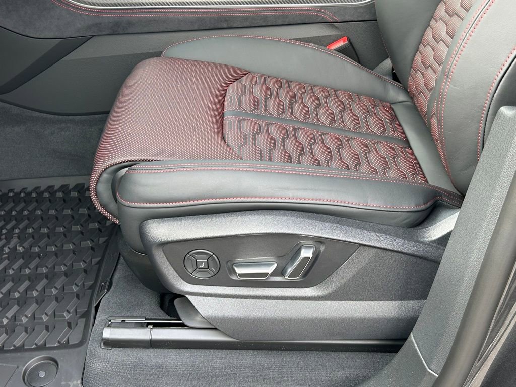 New 2026 Audi RS Q8 performance image 16