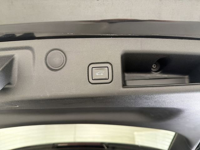 Certified 2020 Chevrolet Equinox LT w/ Driver Convenience Package image 16