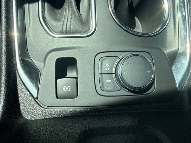 Used 2021 Chevrolet Traverse RS FWD image 22