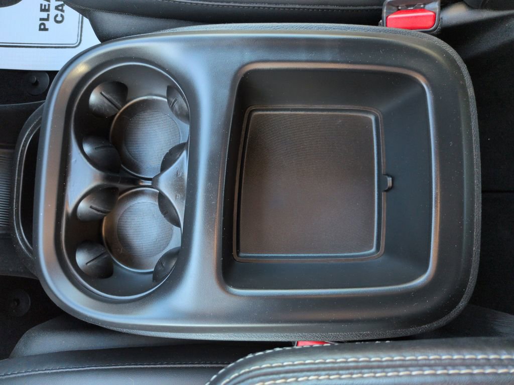 Used 2025 Chrysler Pacifica Select FWD image 26