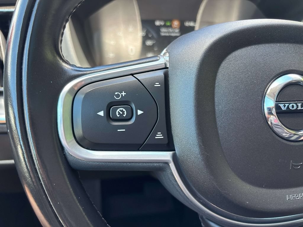 Used 2018 Volvo XC60 T6 Momentum w/ Advanced Package AWD/4WD image 27