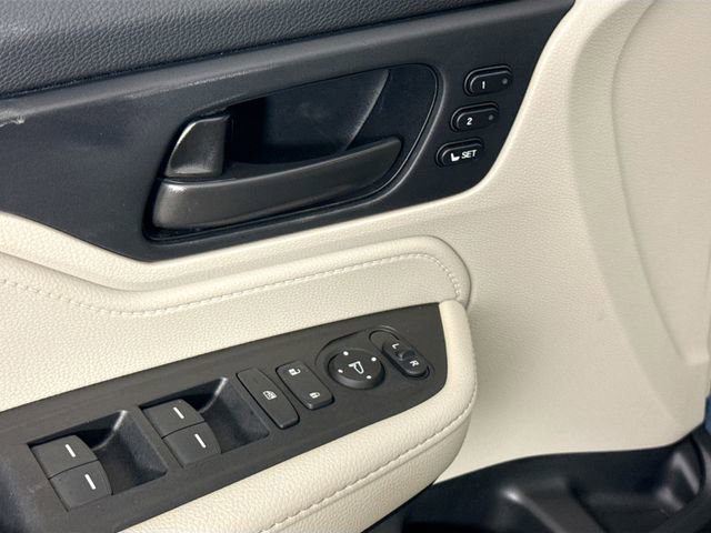 Used 2025 Honda Odyssey EX-L image 24