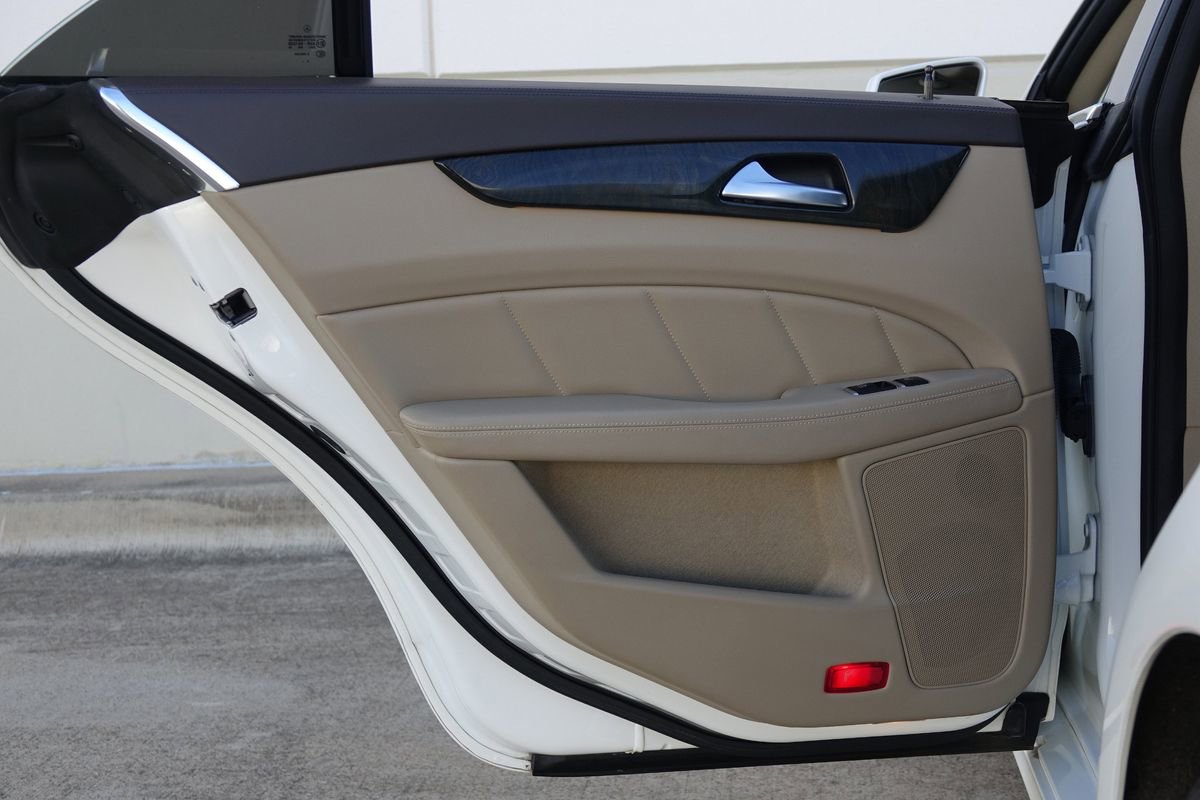 Used 2014 Mercedes-Benz CLS 550 4MATIC image 37