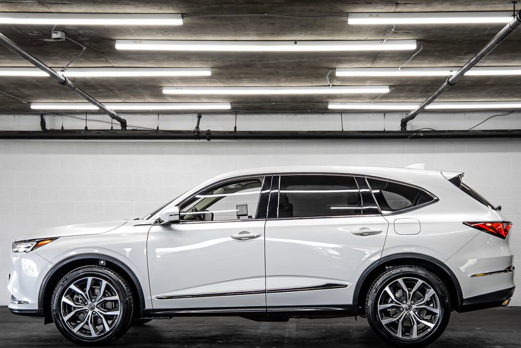 Certified 2023 Acura MDX FWD w/ Technology Package image 2