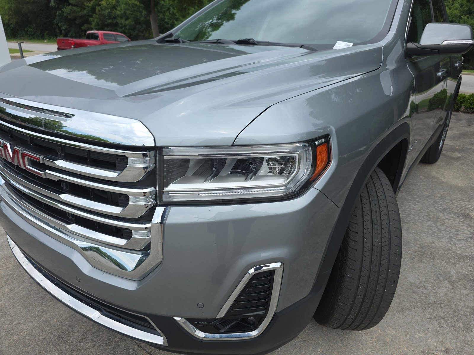Used 2023 GMC Acadia SLT w/ Preferred Package FWD image 9