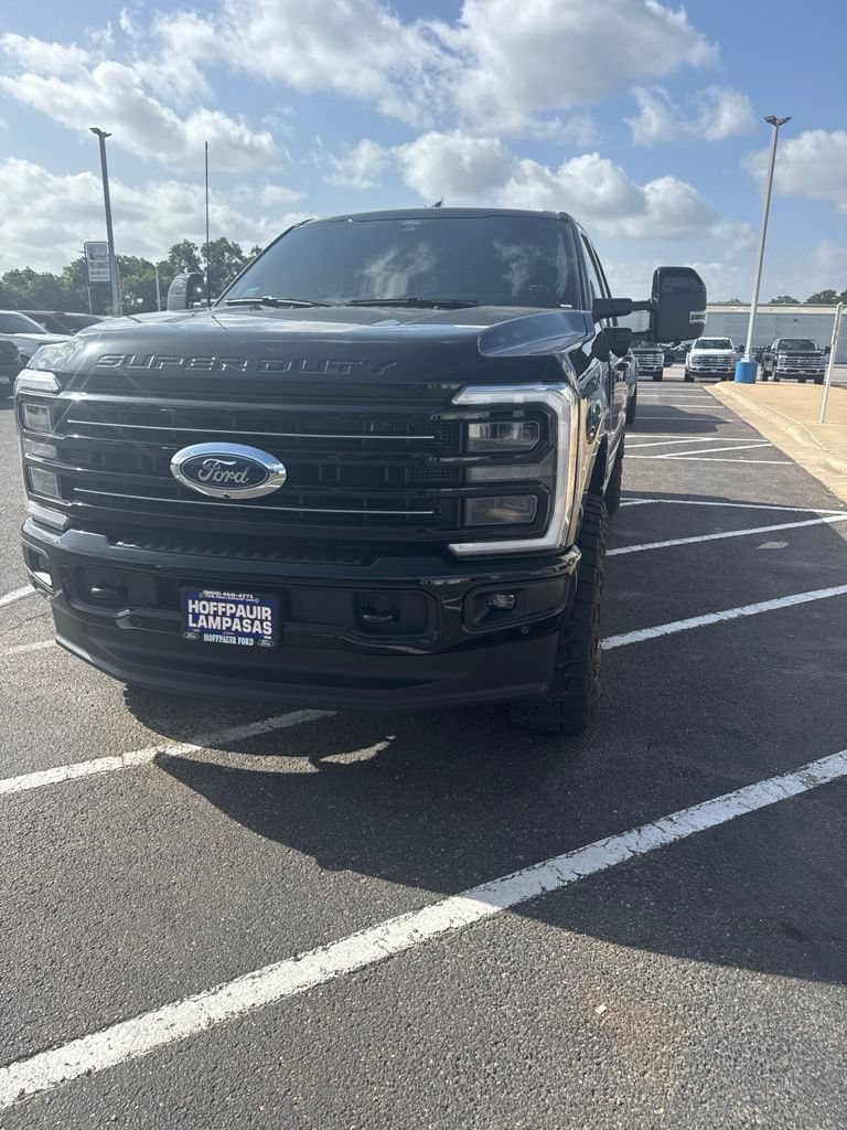 Certified 2025 Ford F250 Platinum w/ FX4 Off-Road Package AWD/4WD image 8