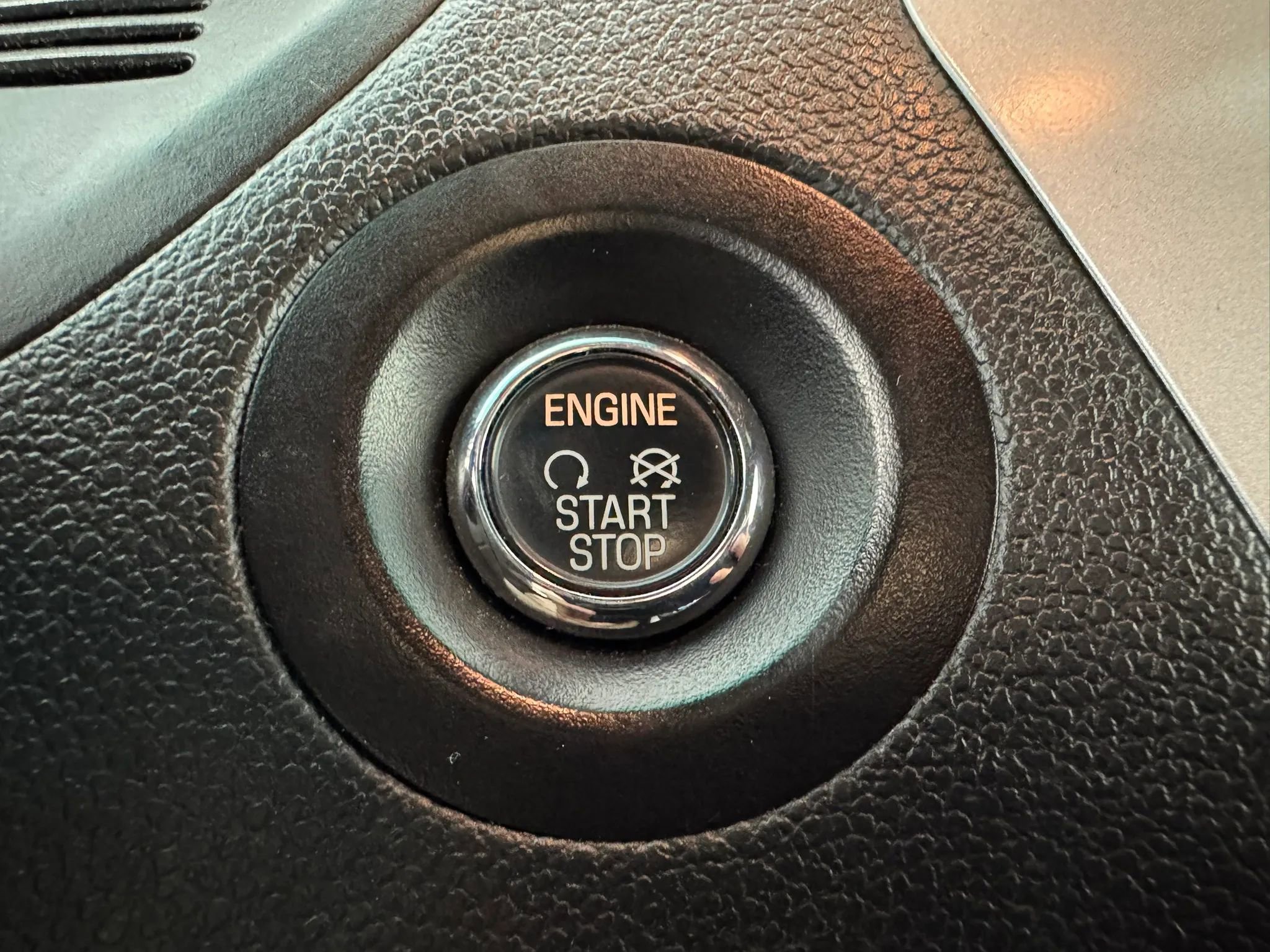 Used 2014 Ford Explorer Limited w/ Equipment Group 302A FWD image 17