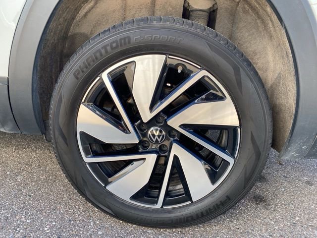 Used 2024 Volkswagen Atlas SE image 9