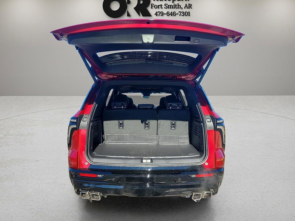 Used 2025 Chevrolet Traverse High Country w/ LPO, Floor Liner Package FWD image 8