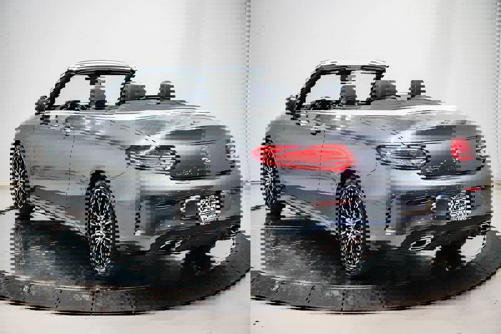 Used 2023 Mercedes-Benz C 300 Cabriolet image 2