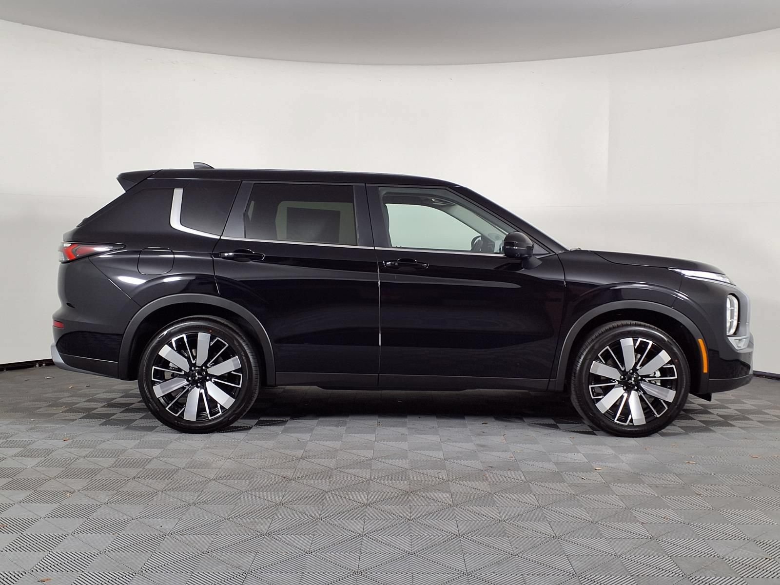New 2026 Mitsubishi Outlander SE FWD image 28
