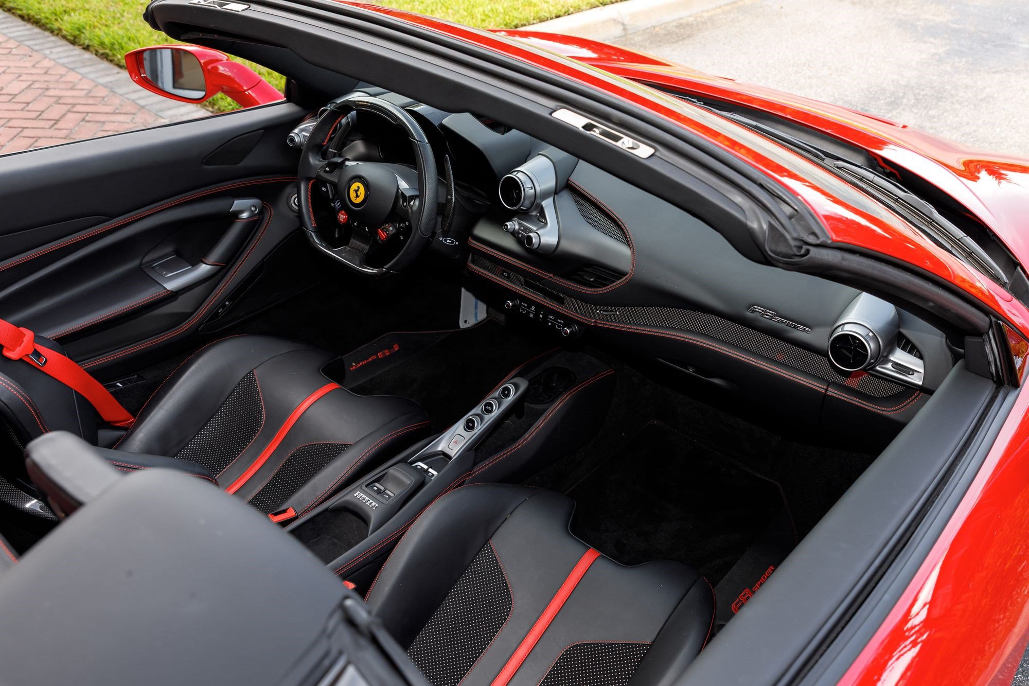 Used 2021 Ferrari F8 Tributo RWD image 15