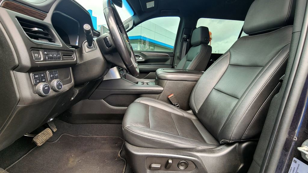 Used 2022 Chevrolet Suburban LT AWD/4WD image 21