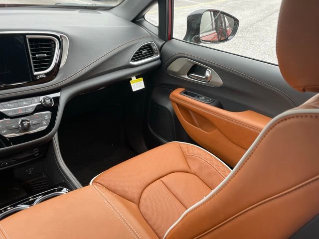New 2026 Chrysler Pacifica Pinnacle AWD/4WD image 37