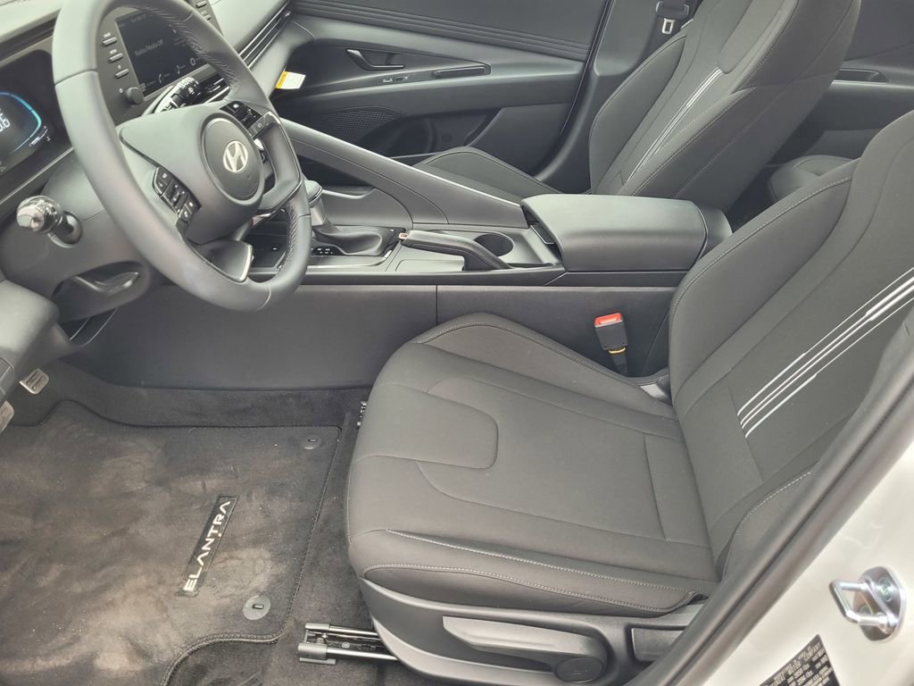 New 2026 Hyundai Elantra Sport w/ Cargo Package FWD image 11