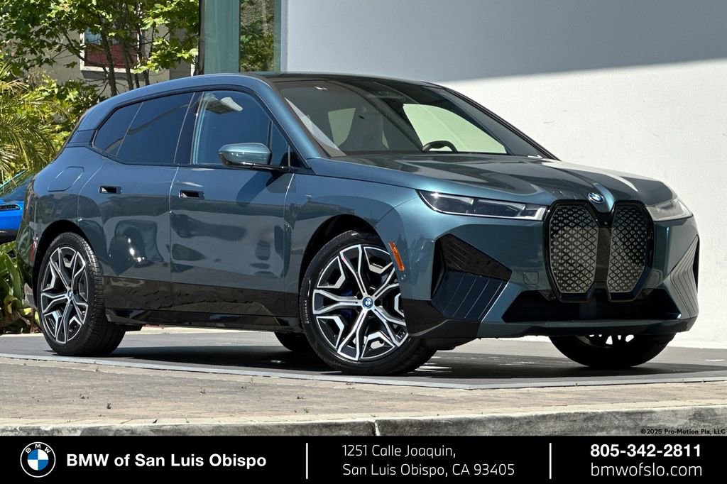 Used 2022 BMW iX xDrive50 w/ Premium Package AWD/4WD video 1