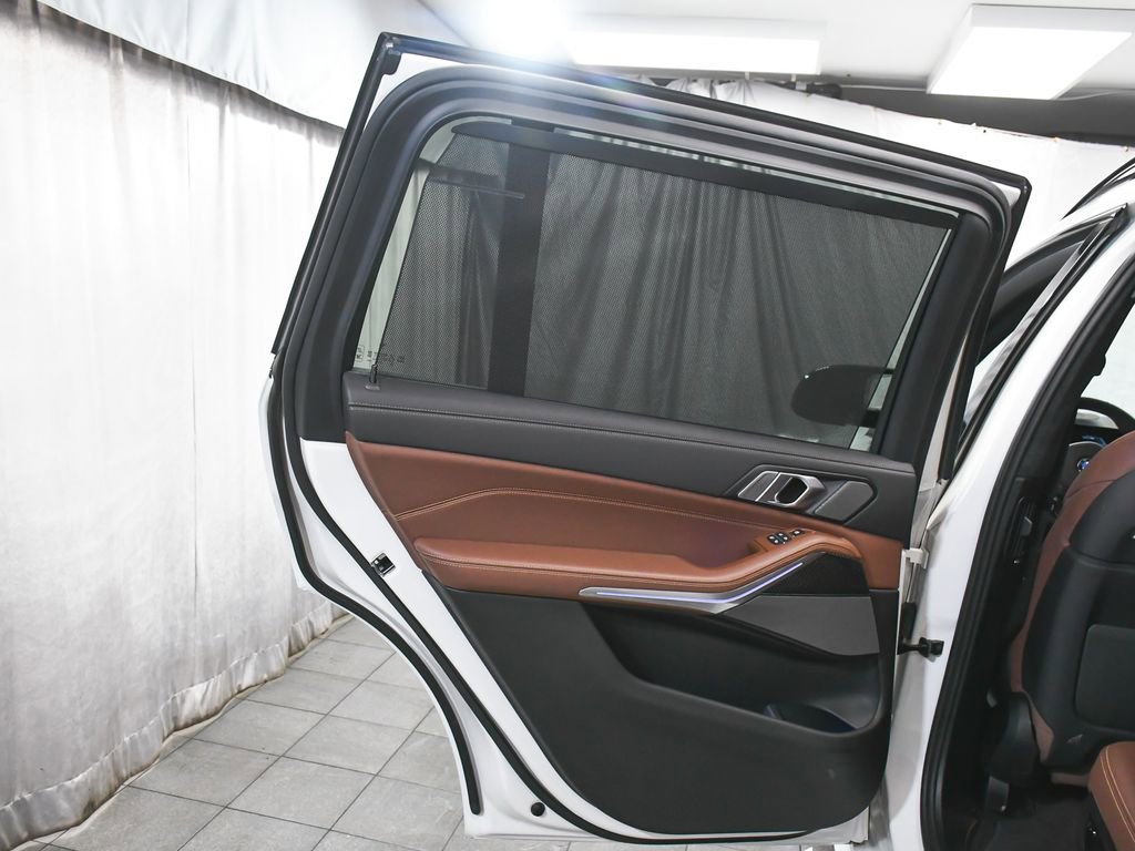 Used 2026 BMW X7 M60i image 12