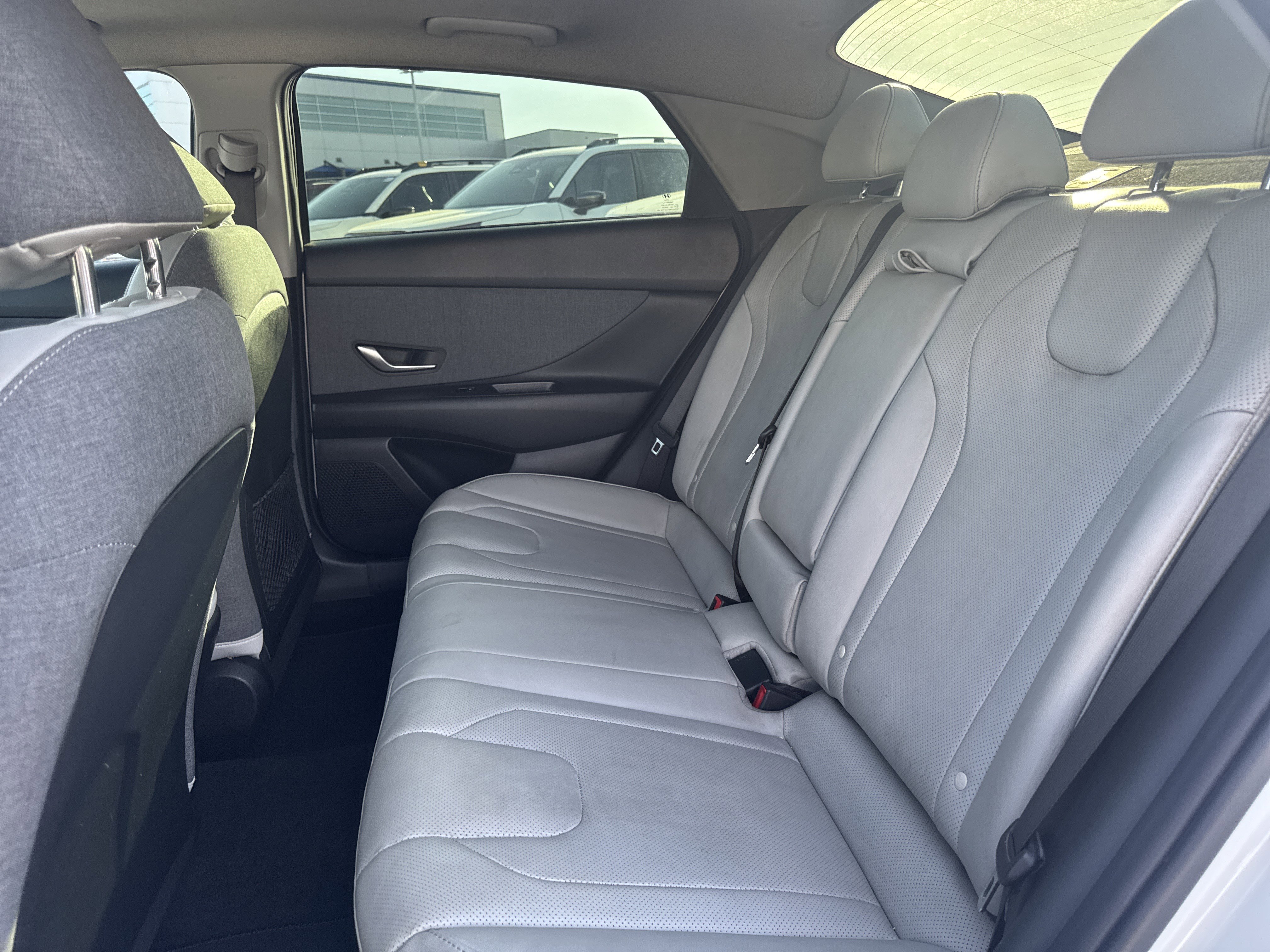 Used 2021 Hyundai Elantra Limited image 27