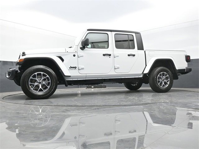Used 2024 Jeep Gladiator Sport image 40