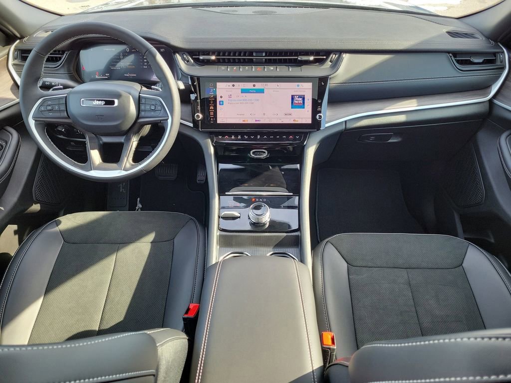 New 2026 Jeep Grand Cherokee Altitude image 9