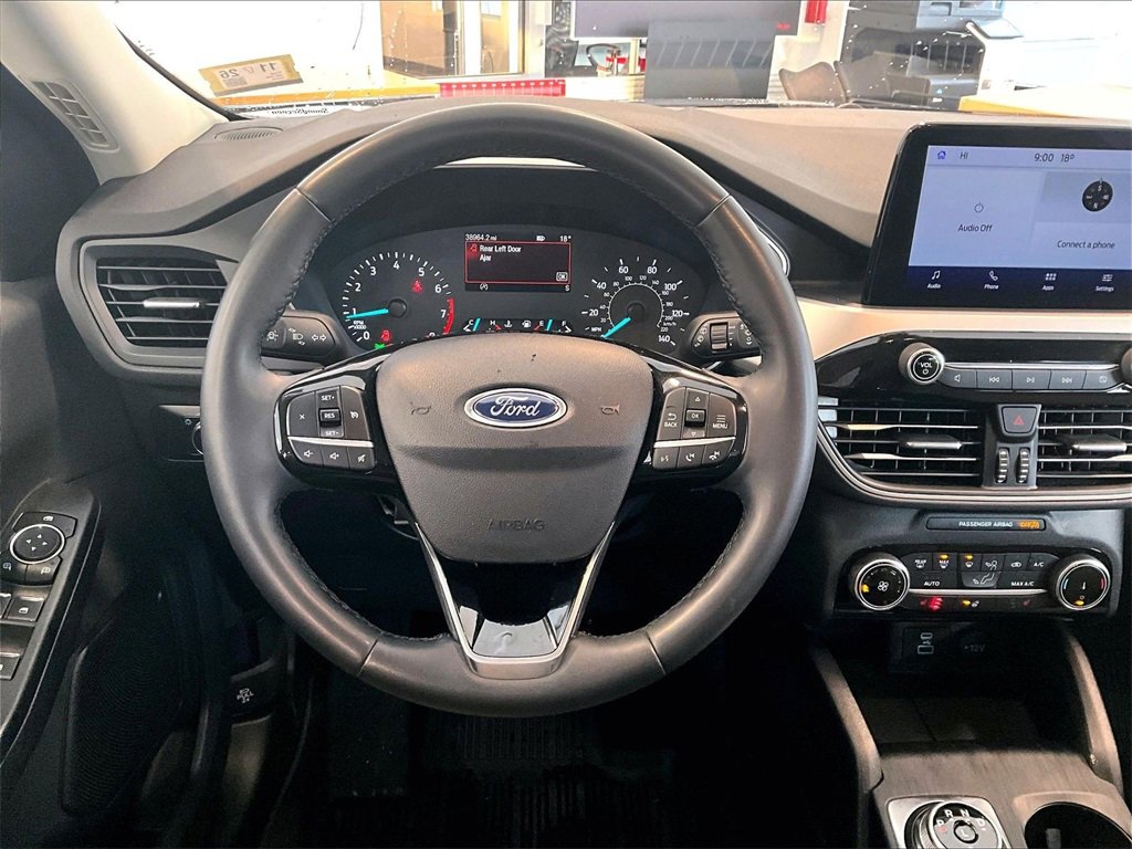 Used 2022 Ford Escape SE w/ Cold Weather Package image 17
