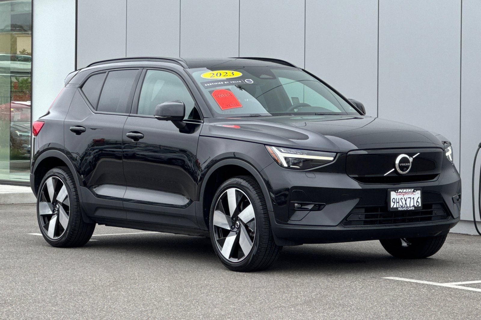 Used 2023 Volvo XC40 Recharge Ultimate w/ Protection Package Premier AWD/4WD image 7