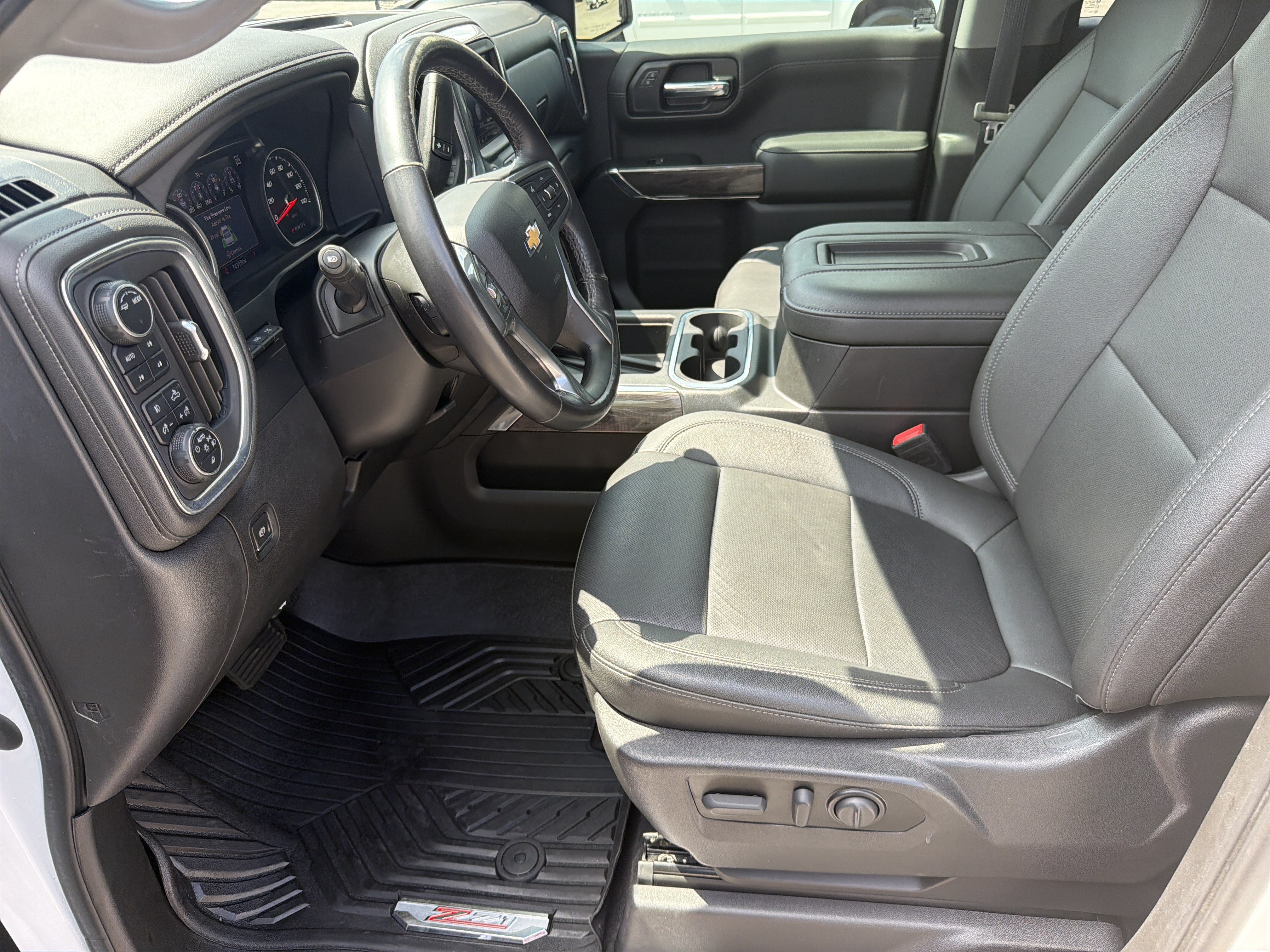 Used 2022 Chevrolet Silverado 1500 LTZ w/ LTZ Premium Package AWD/4WD image 10