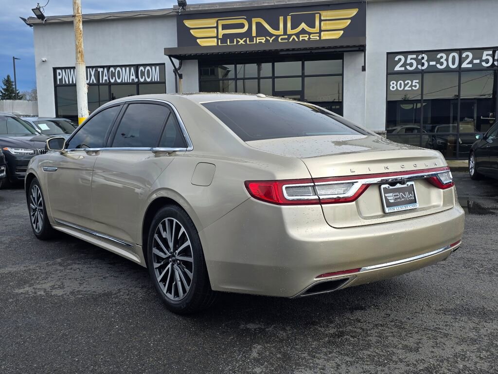 Used 2017 Lincoln Continental Select image 10