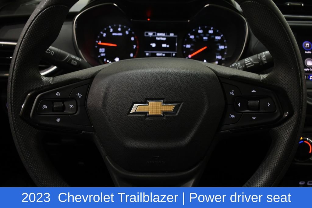 Used 2023 Chevrolet TrailBlazer LT FWD image 11