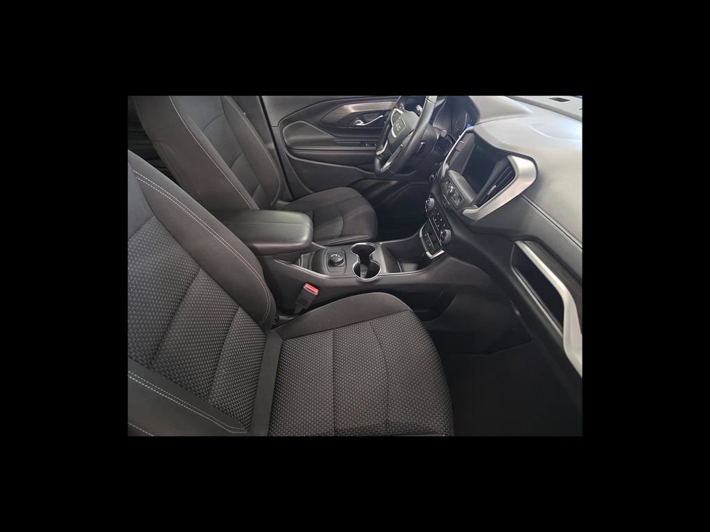 Used 2023 GMC Terrain SLE AWD/4WD image 18