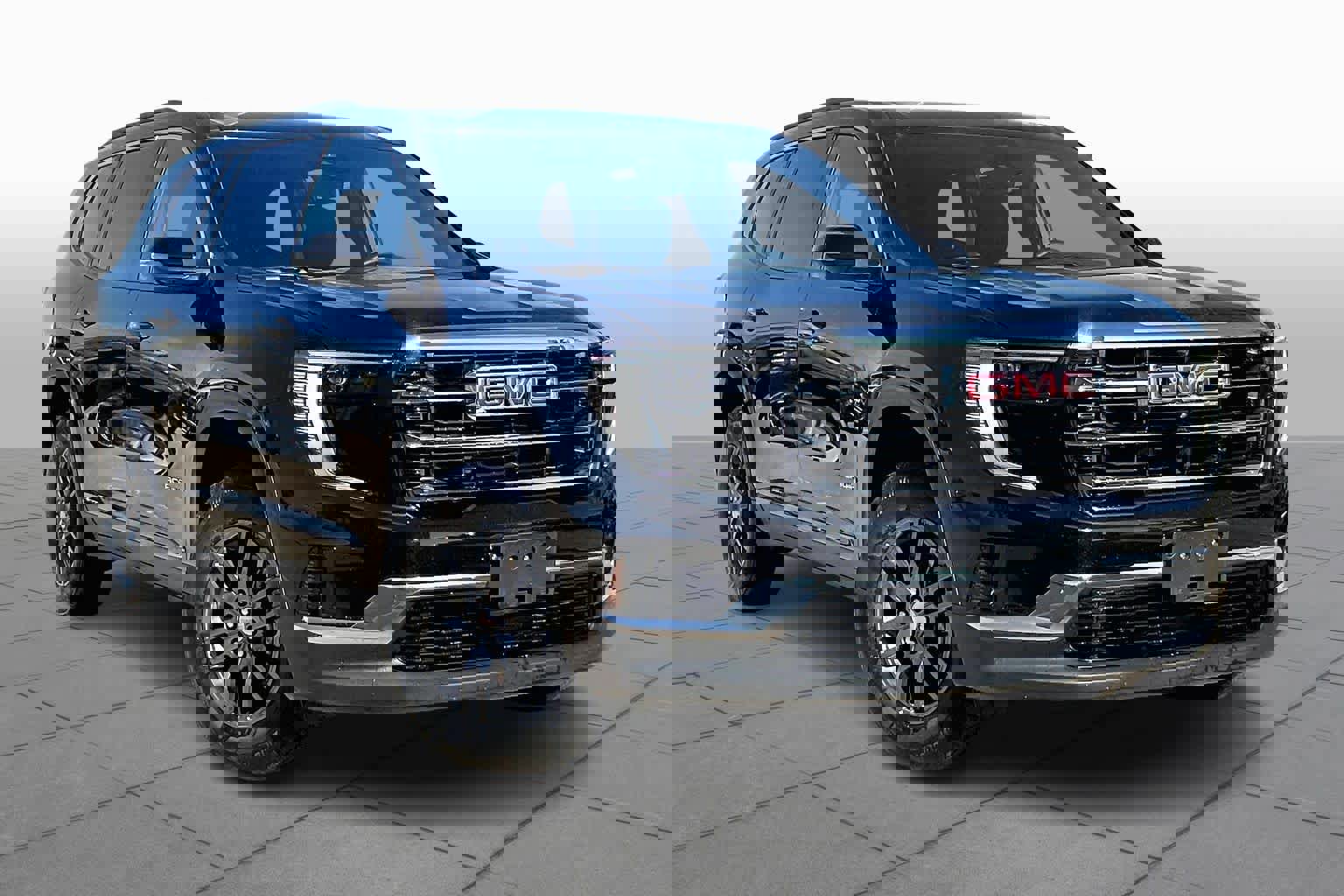 Used 2025 GMC Acadia Elevation image 2