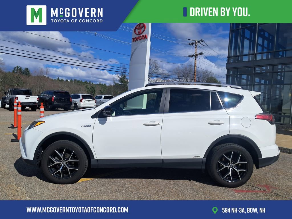Used 2018 Toyota RAV4 SE AWD/4WD image 2