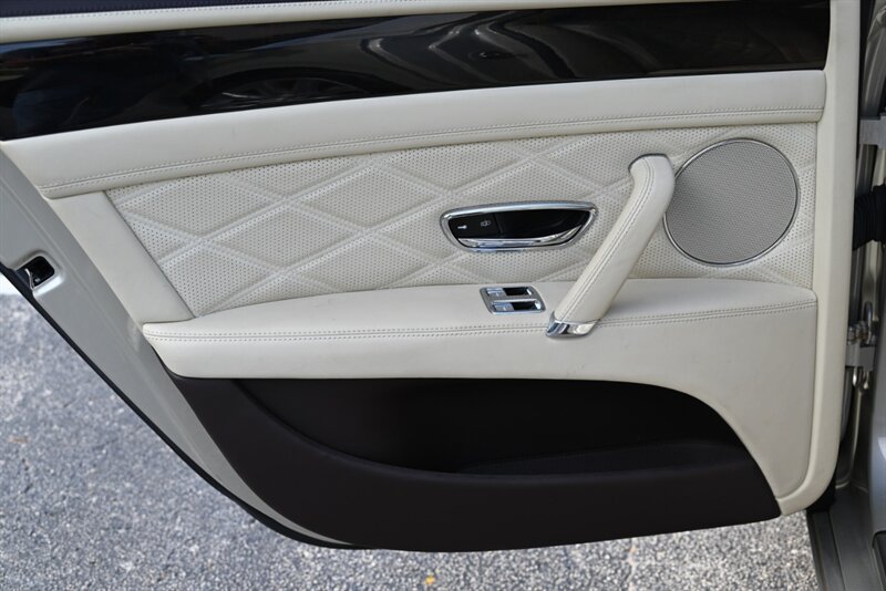 Used 2016 Bentley Flying Spur V8 AWD/4WD image 23
