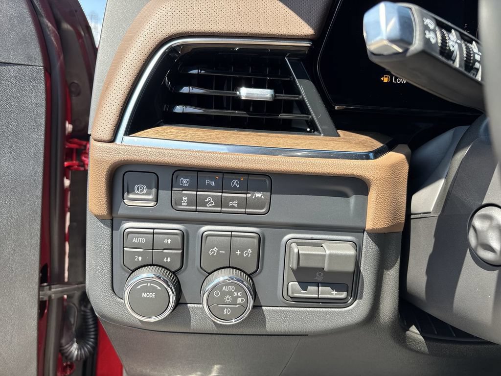 Certified 2026 Chevrolet Tahoe High Country w/ Sun And Tow Package AWD/4WD image 23