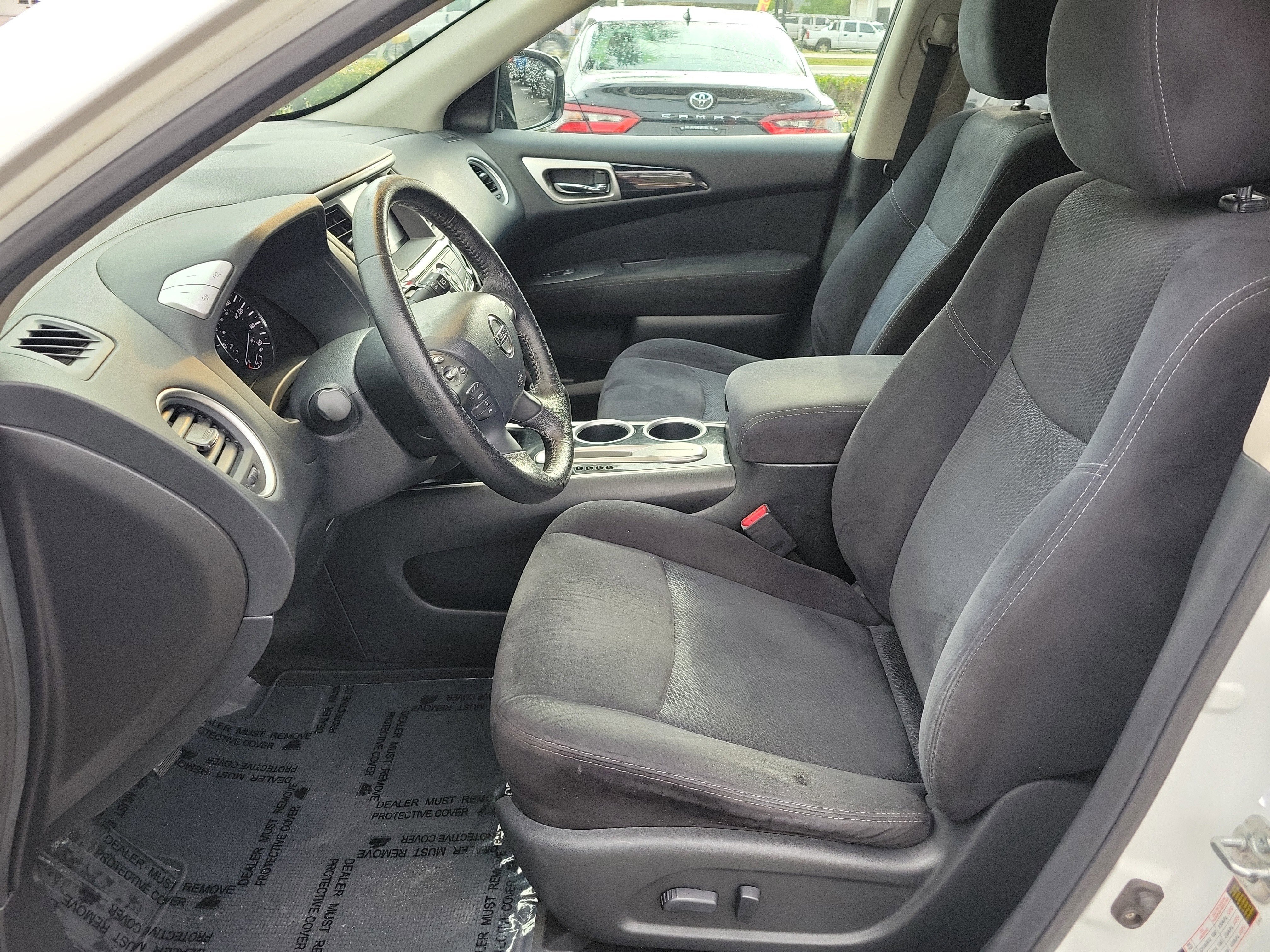 Used 2013 Nissan Pathfinder SV image 21