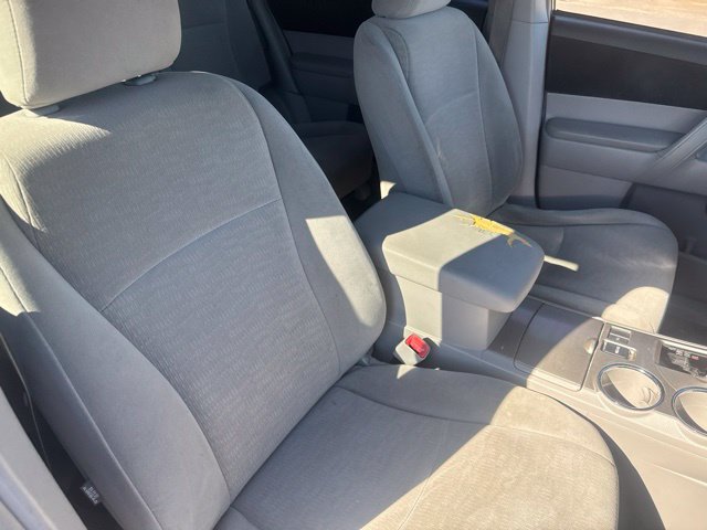 Used 2012 Toyota Highlander FWD w/ Tech Pkg image 14