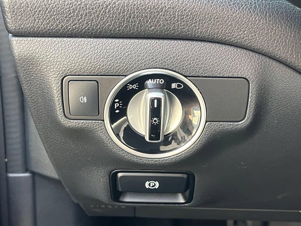Used 2014 Mercedes-Benz CLA 250 image 35