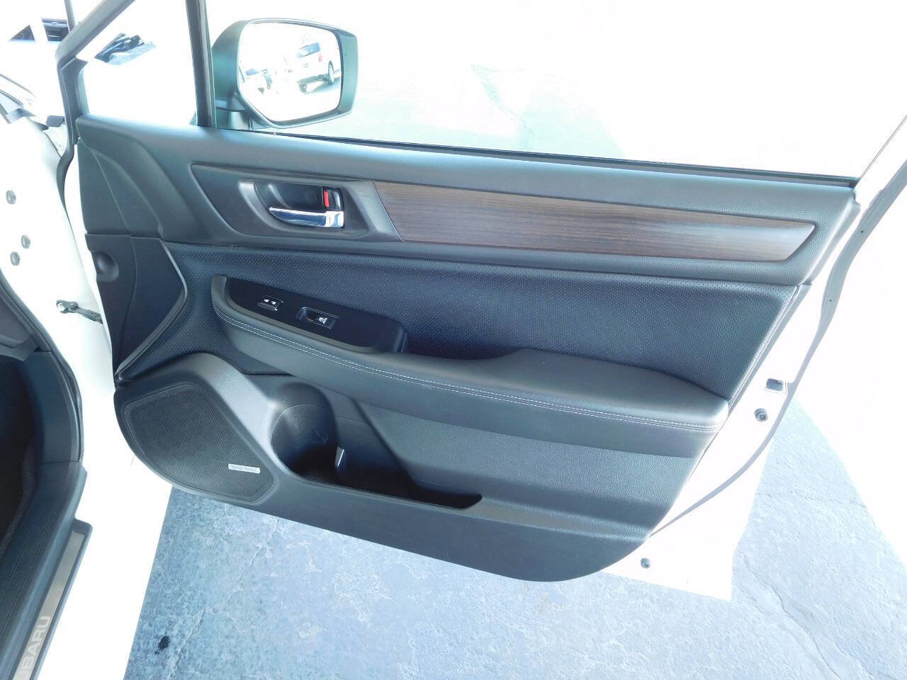 Used 2017 Subaru Legacy 2.5i Limited image 17