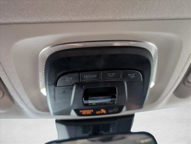 Used 2025 Toyota Corolla LE image 16