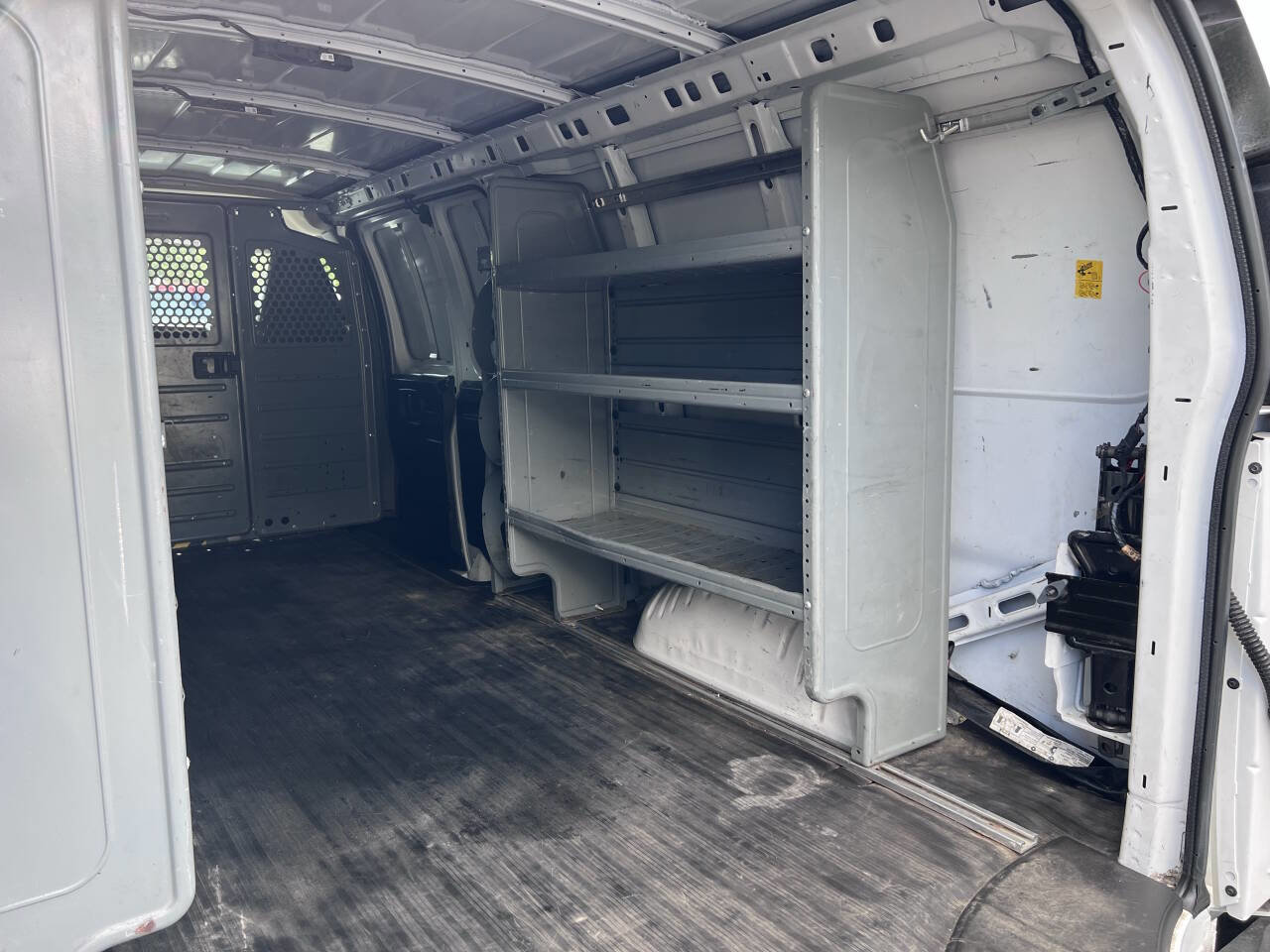 Used 2018 GMC Savana 2500 Extended image 21