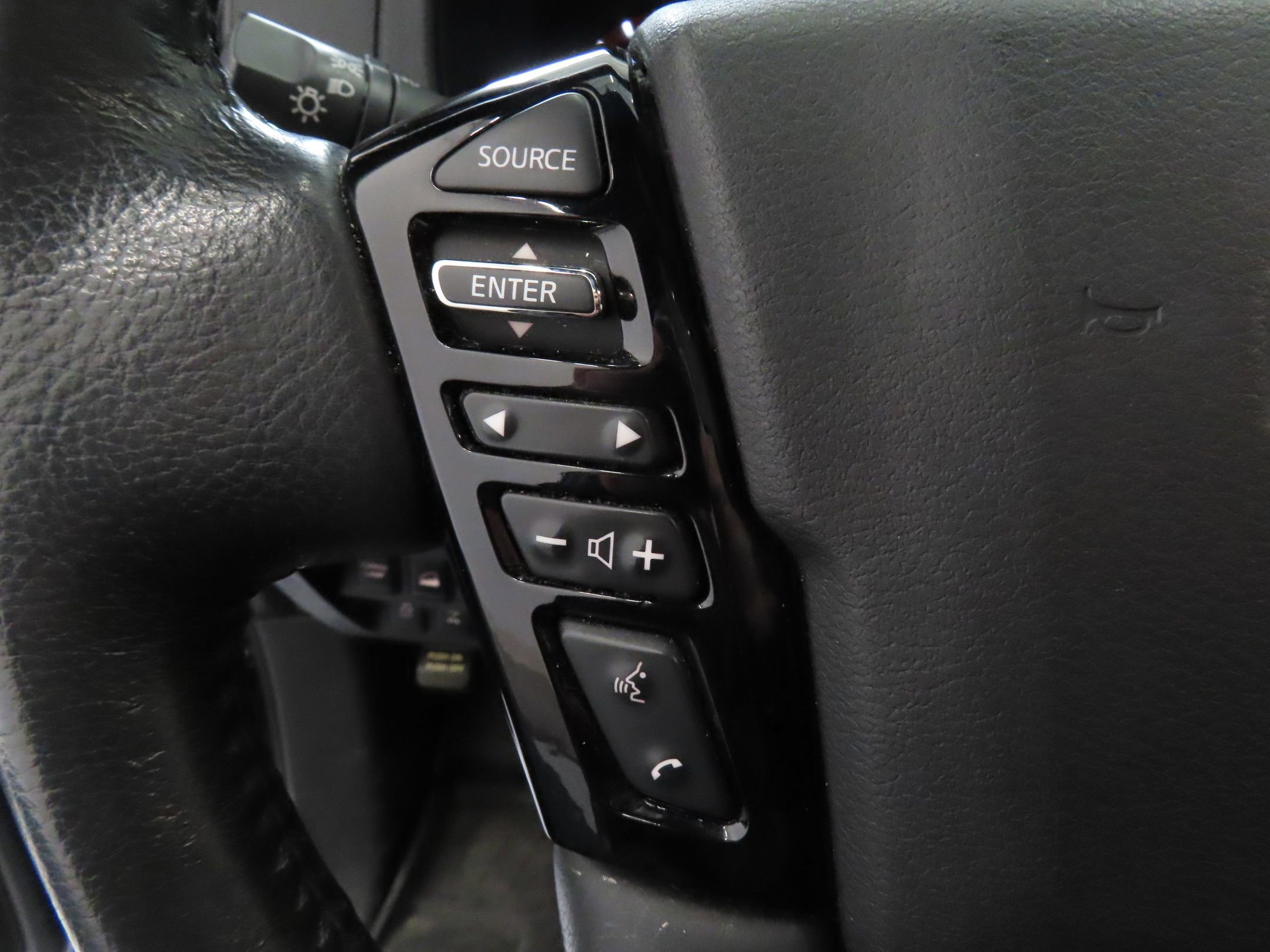 Used 2022 Nissan Frontier PRO-4X w/ Pro-4X Premium Package image 15