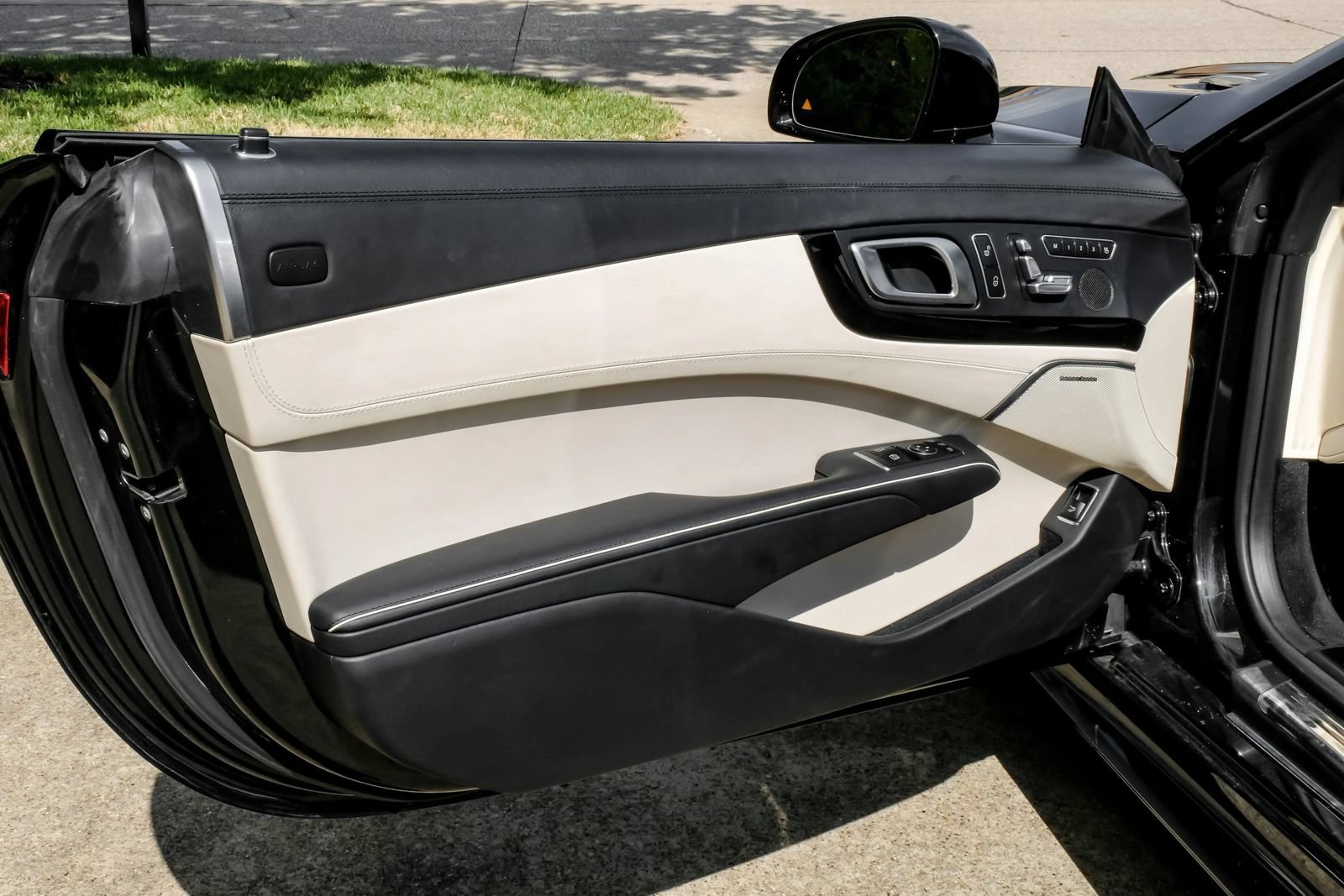 Used 2020 Mercedes-Benz SL 550 image 45